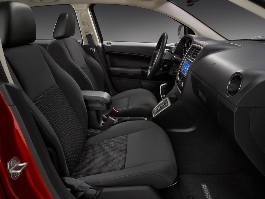  Dodge Caliber SXT 2009 года  (фото 12 из 47)